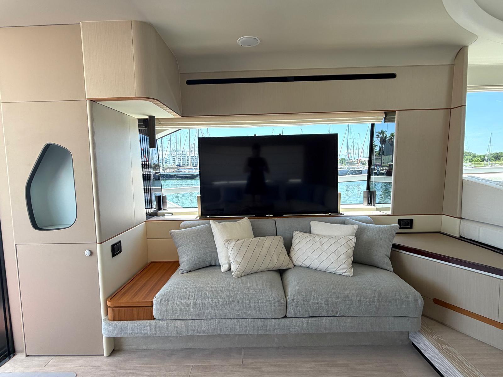 azimut Fly 68