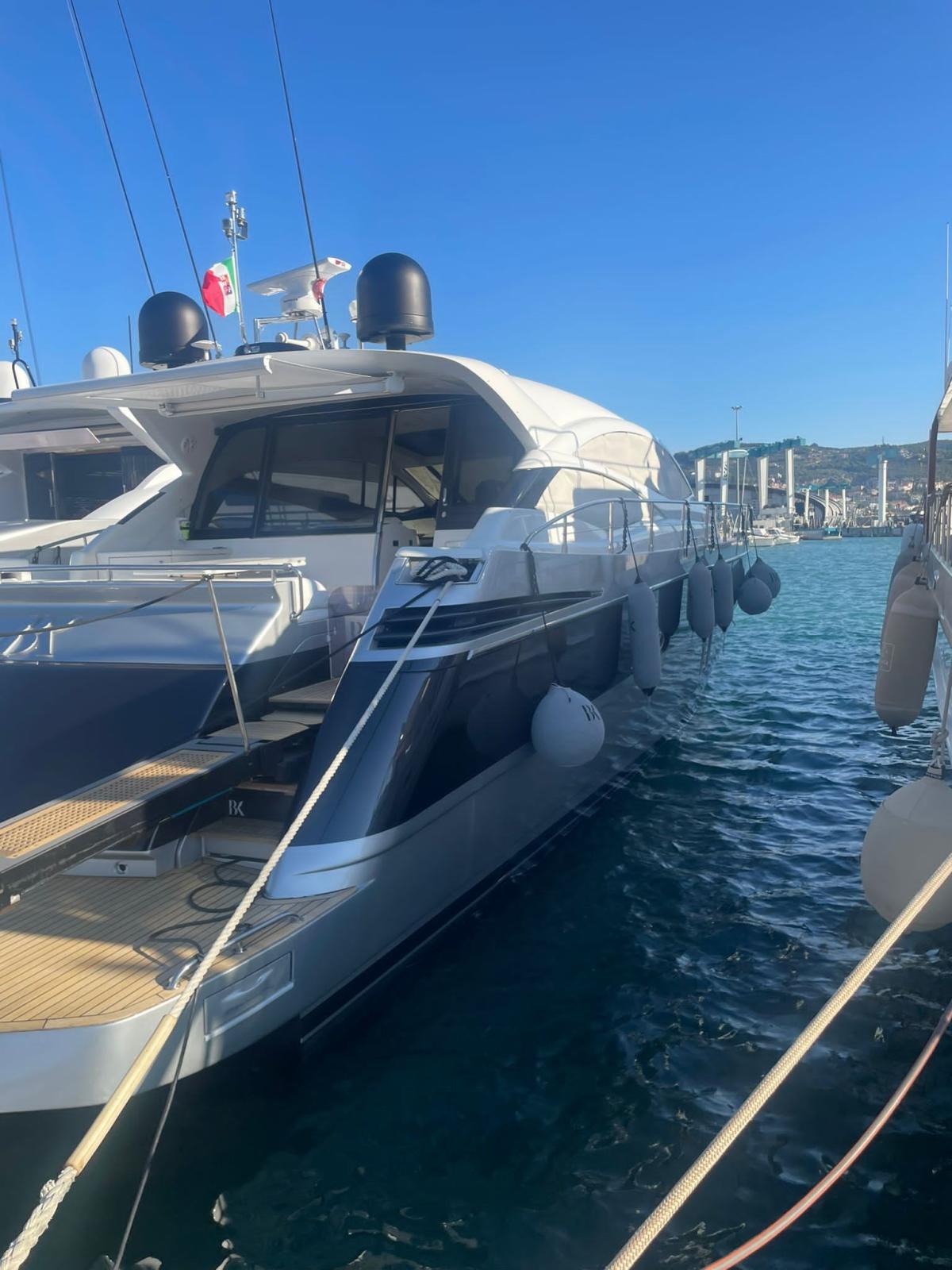 pershing 62