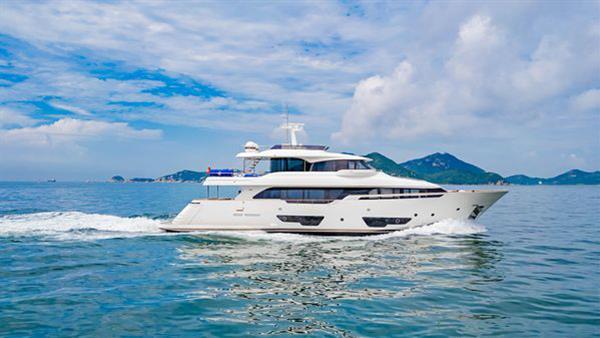 custom line Navetta 28