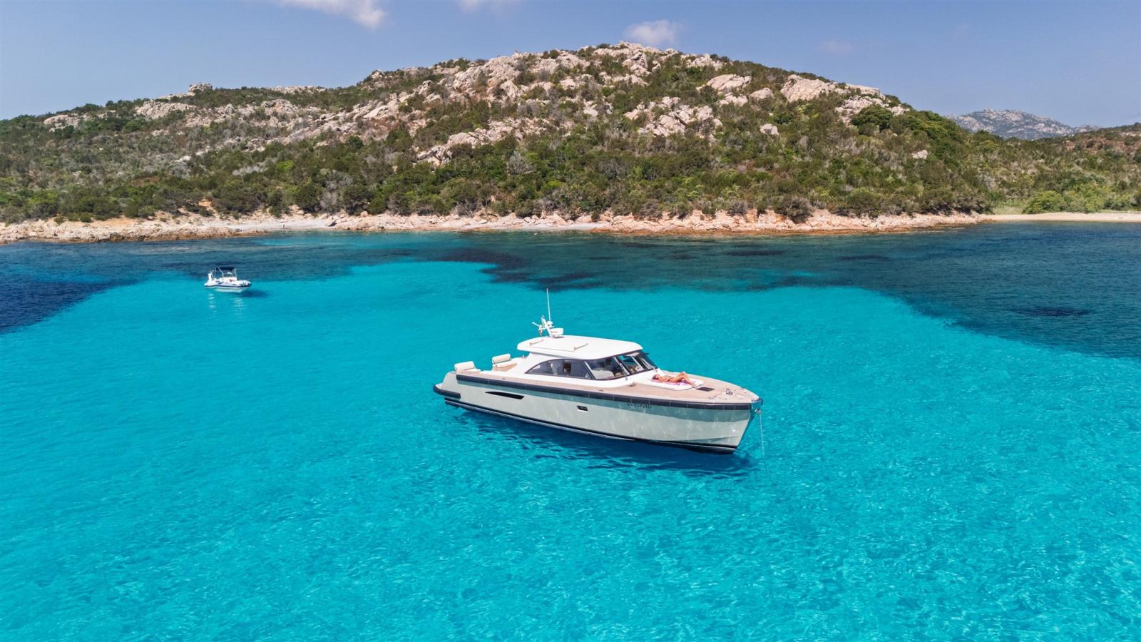 toy marine Tender 47