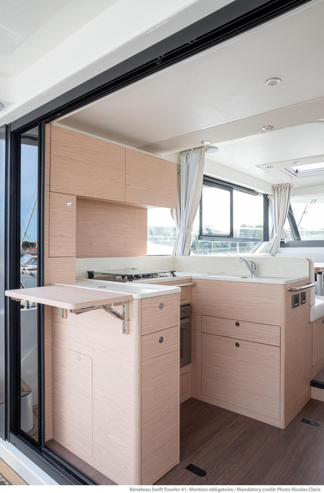 beneteau Swift trawler 41 fly
