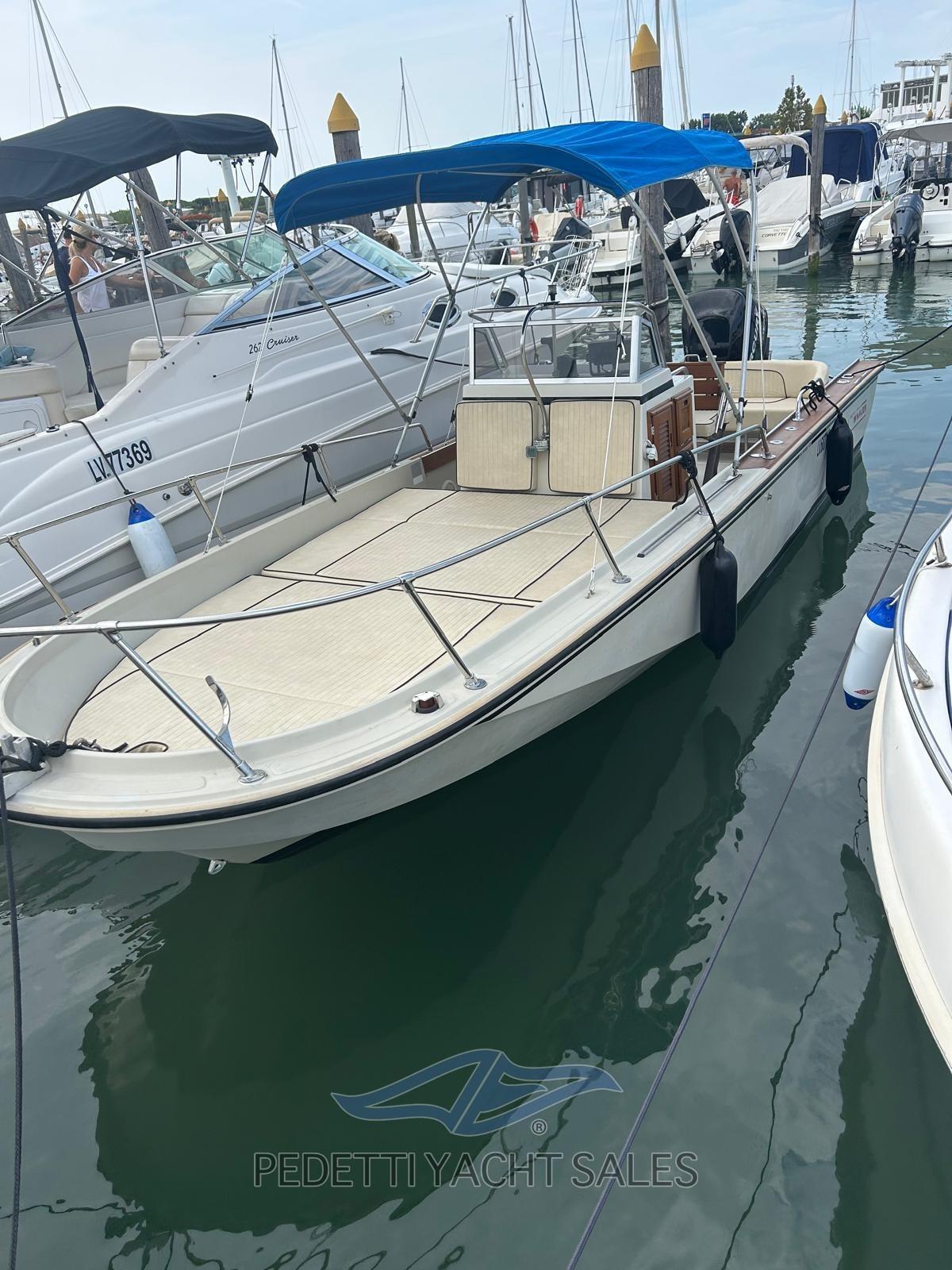 boston whaler 22 outrage
