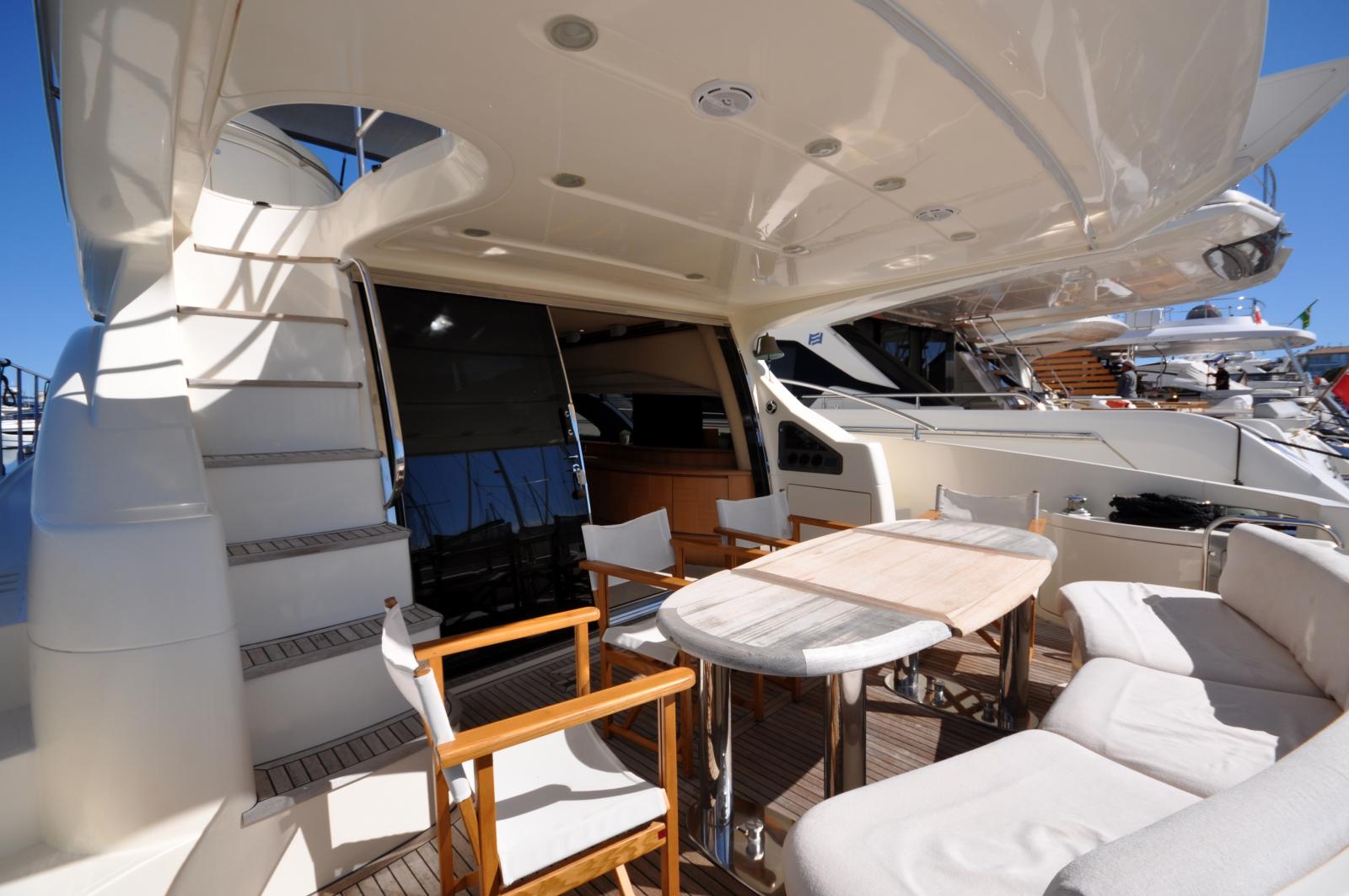 azimut 62