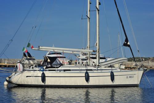 Bavaria yachts 38