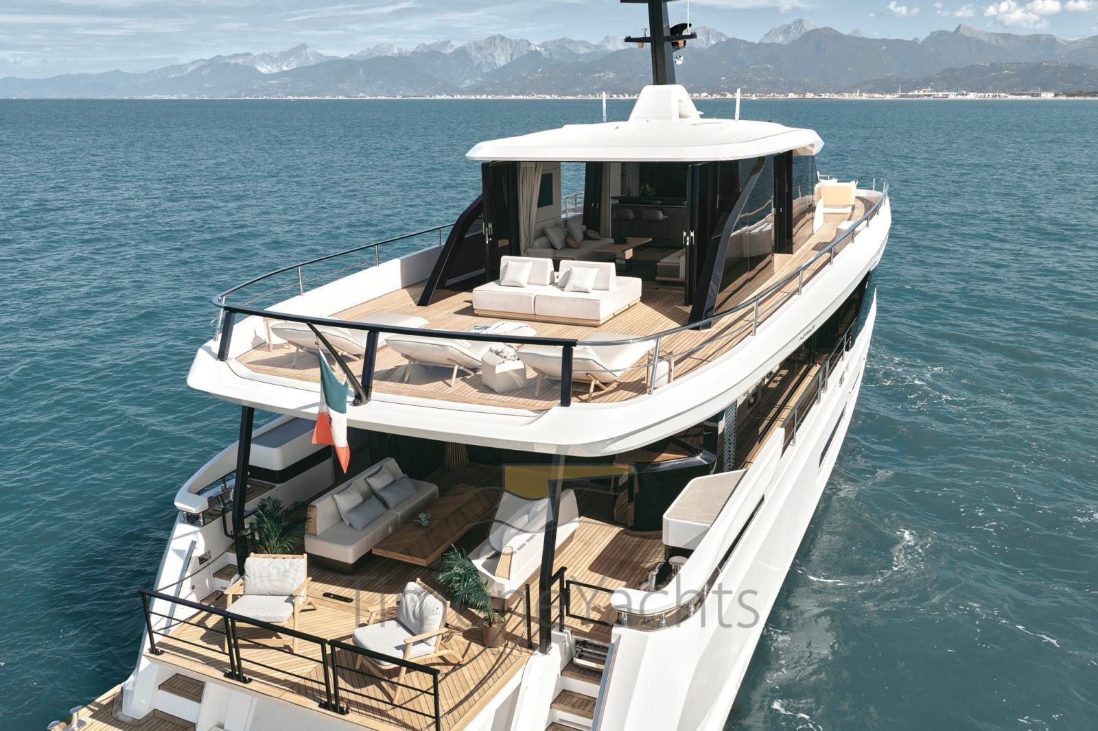 azimut Grande 30m