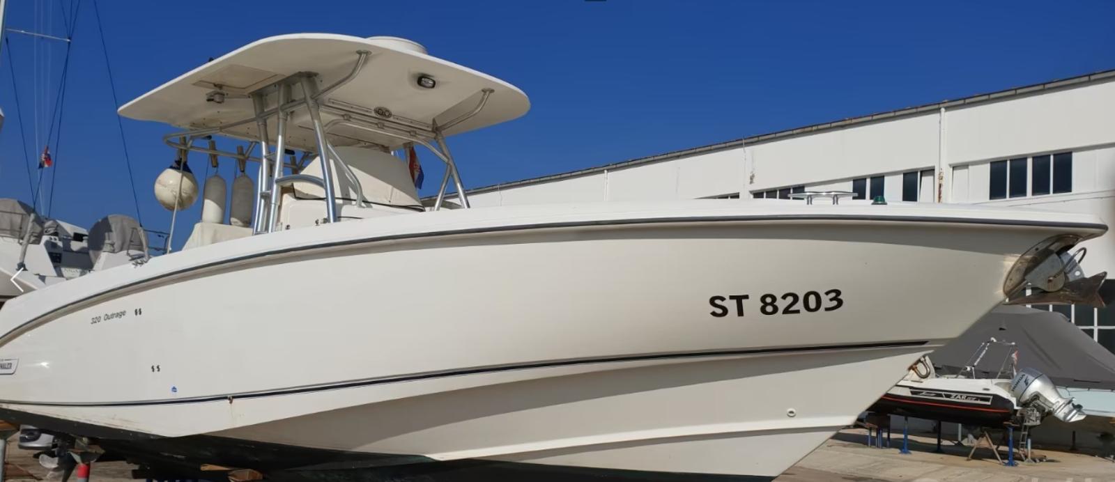 boston whaler Outrage 320