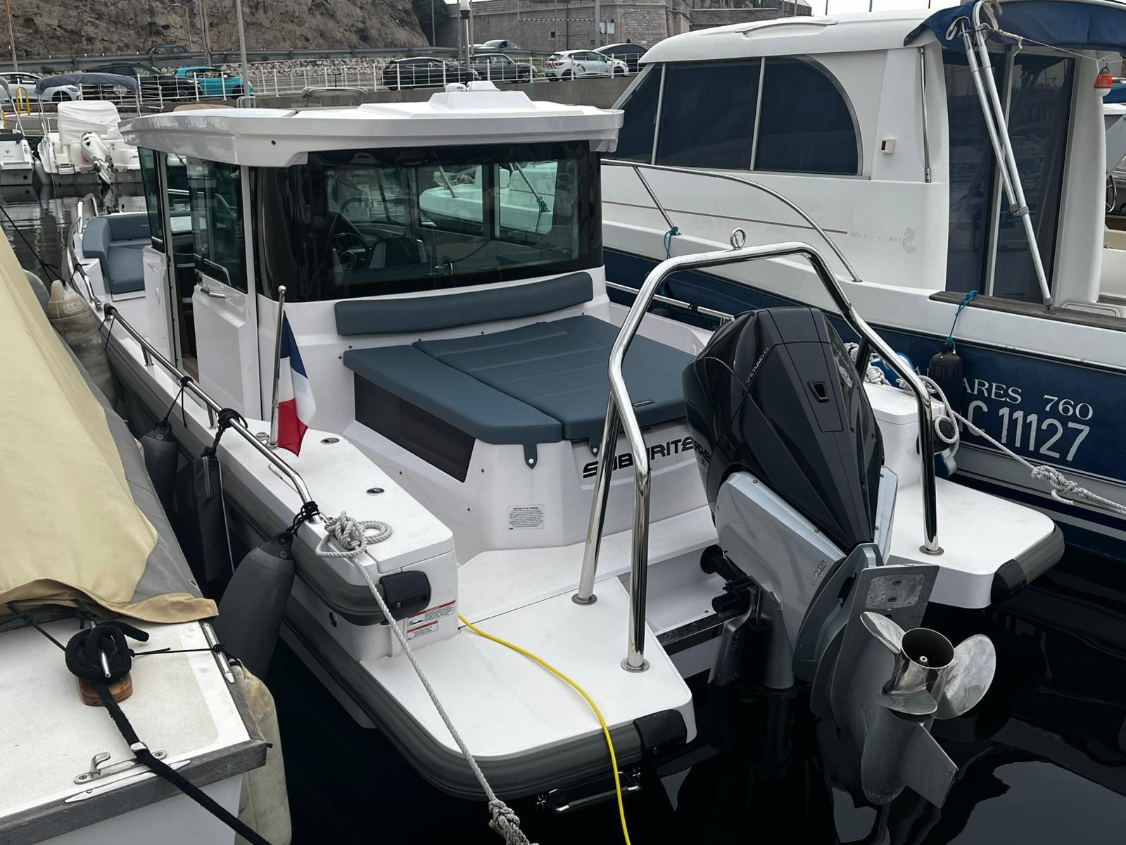 axopar 28 cabin