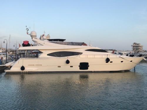 Ferretti yachts ferretti 761
