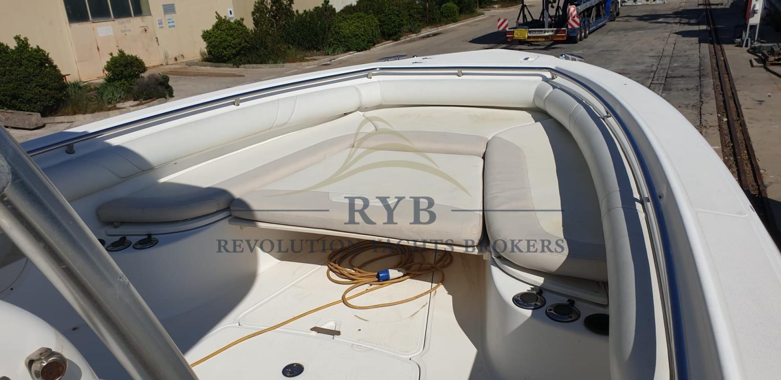 boston whaler Outrage 320