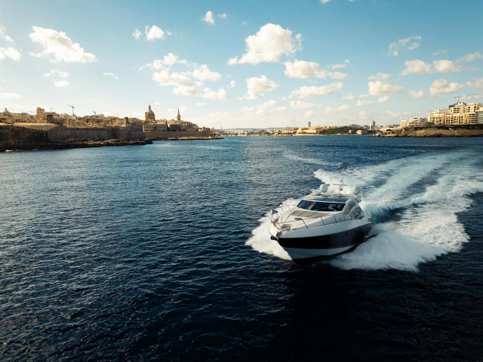 sunseeker Predator 64