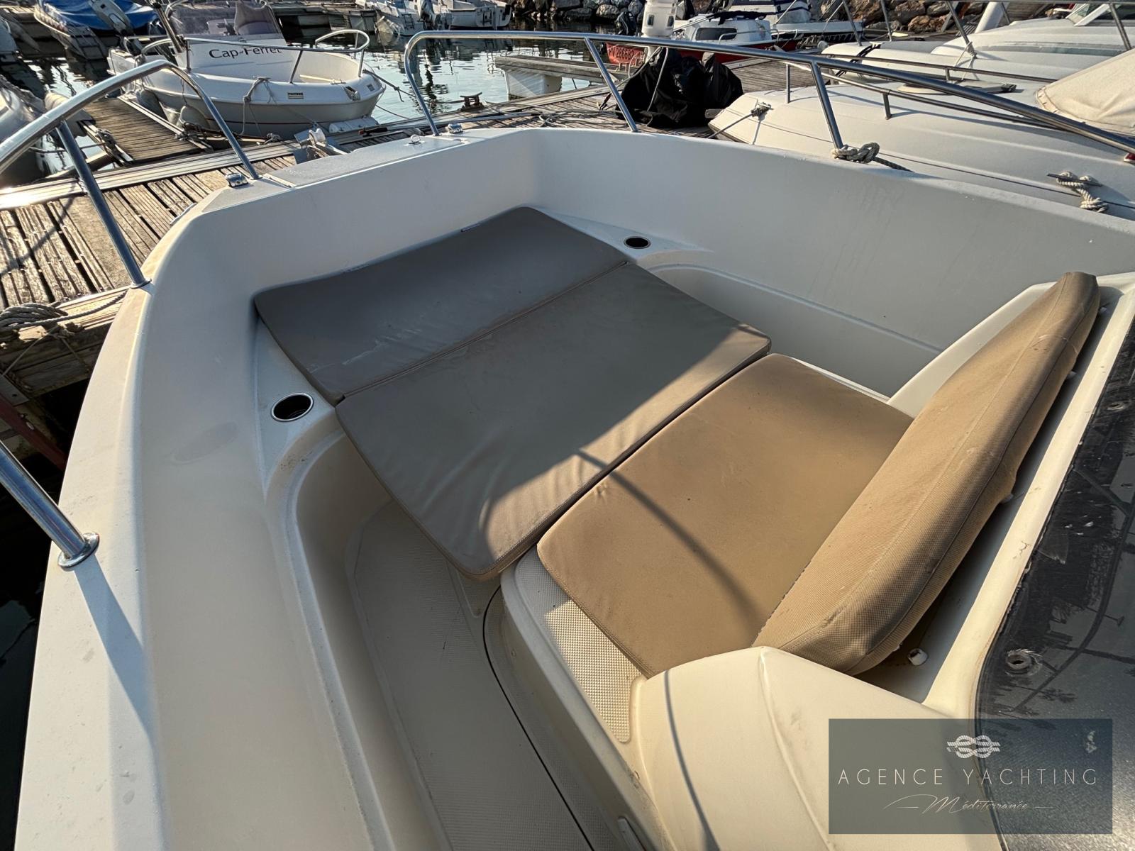 quicksilver Activ 675 open