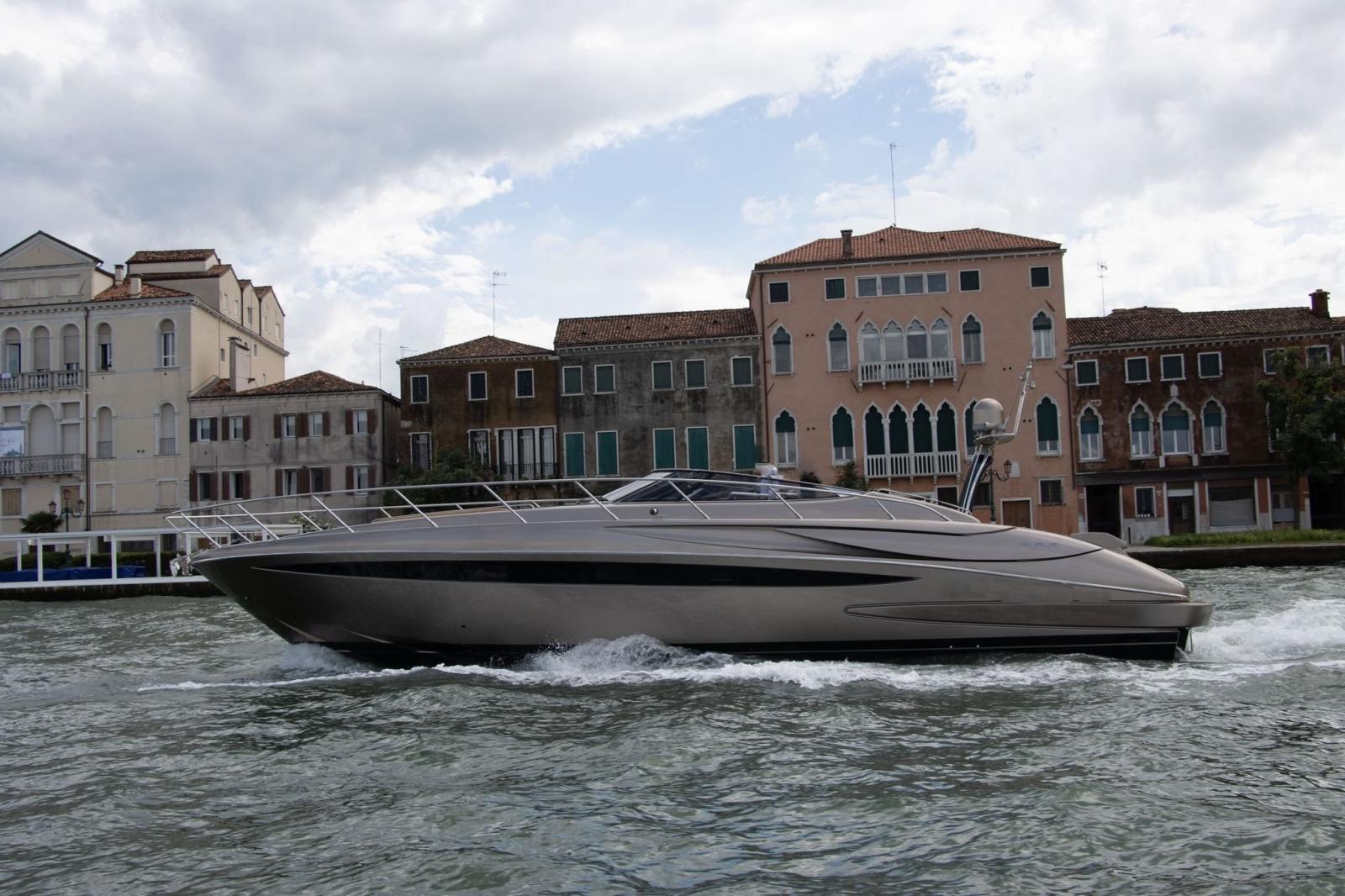 riva 52 rivale
