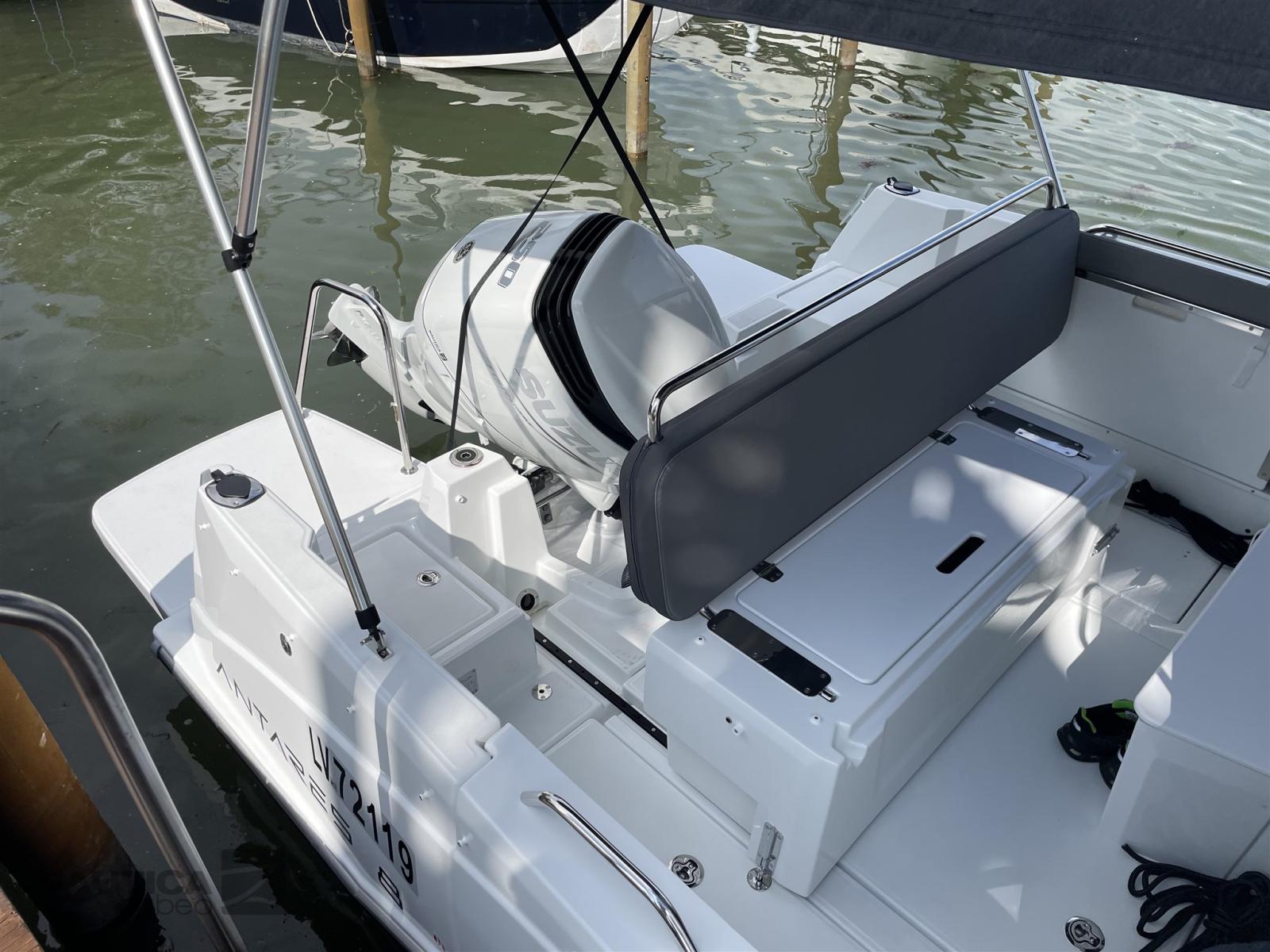 beneteau Antares 8