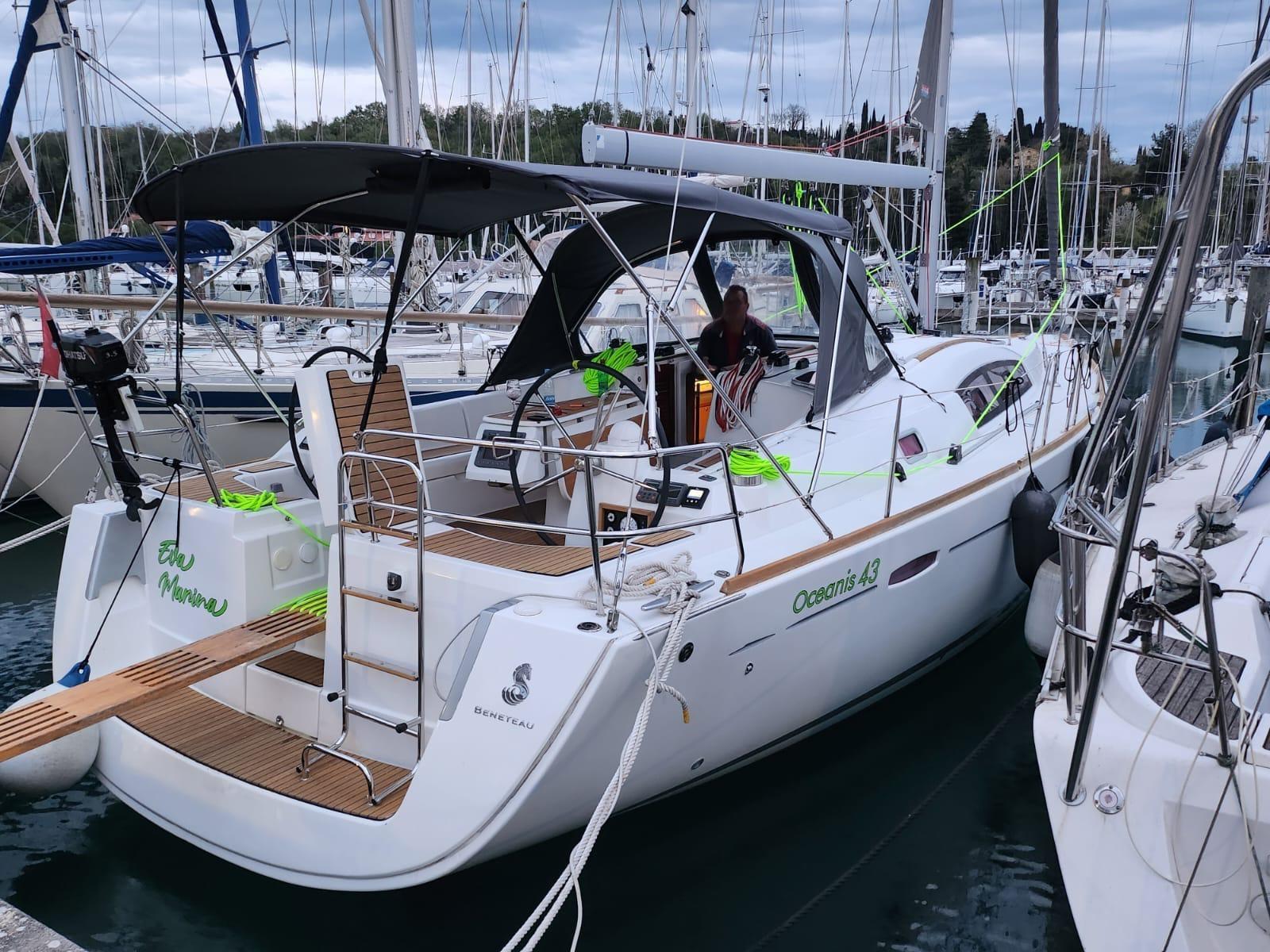 beneteau Oceanis 43