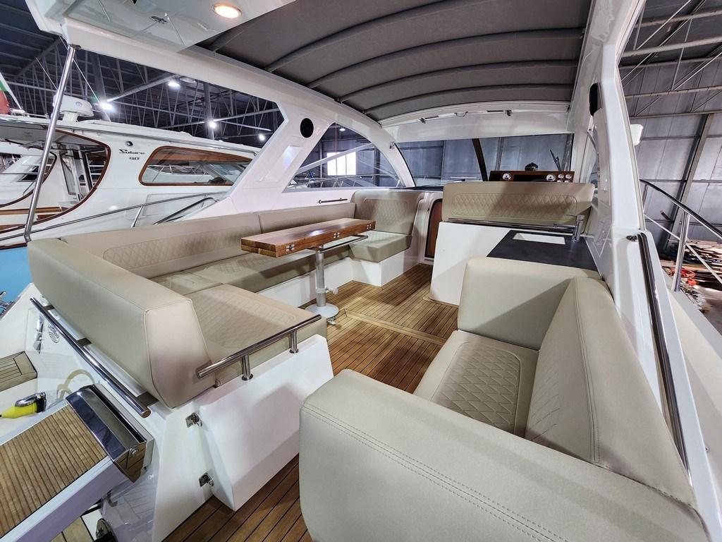 sealine Sc 35 ht natante