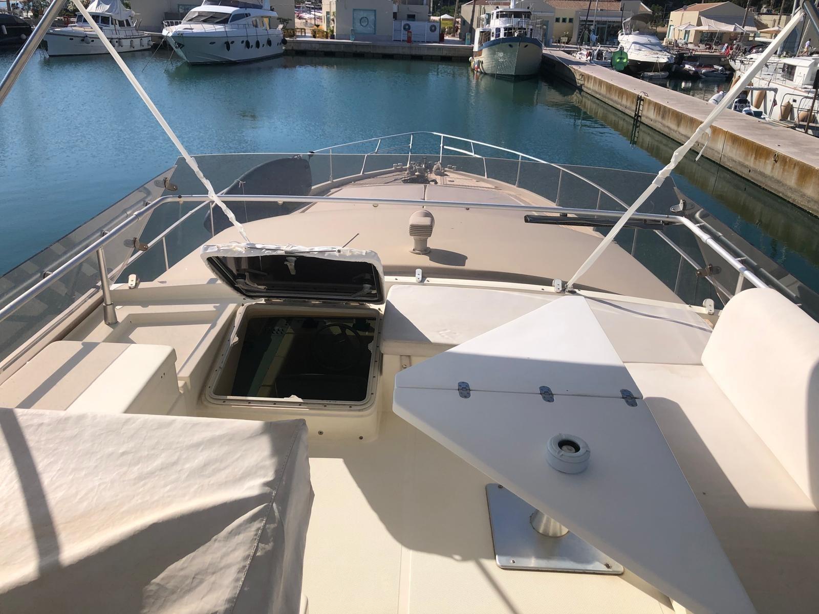 ferretti yachts Altura 54