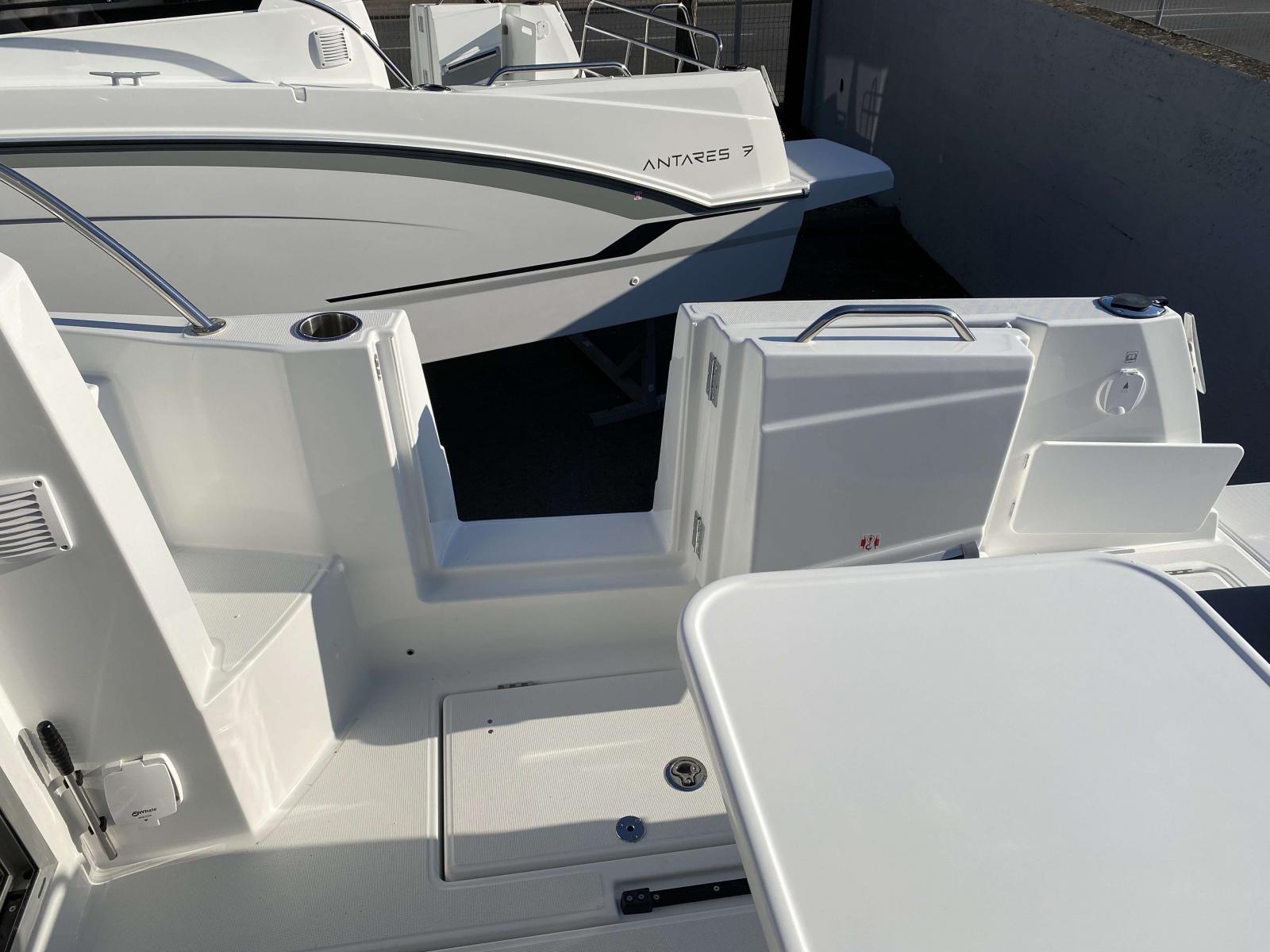 beneteau Antares 8 ob