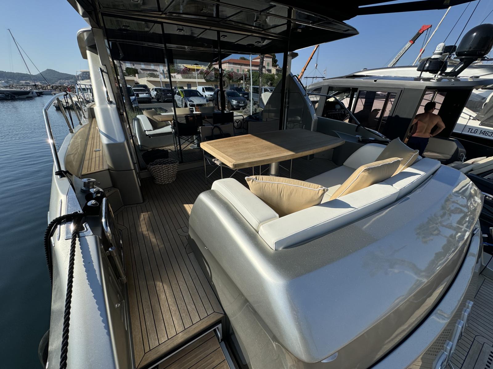 queens 50 hard top