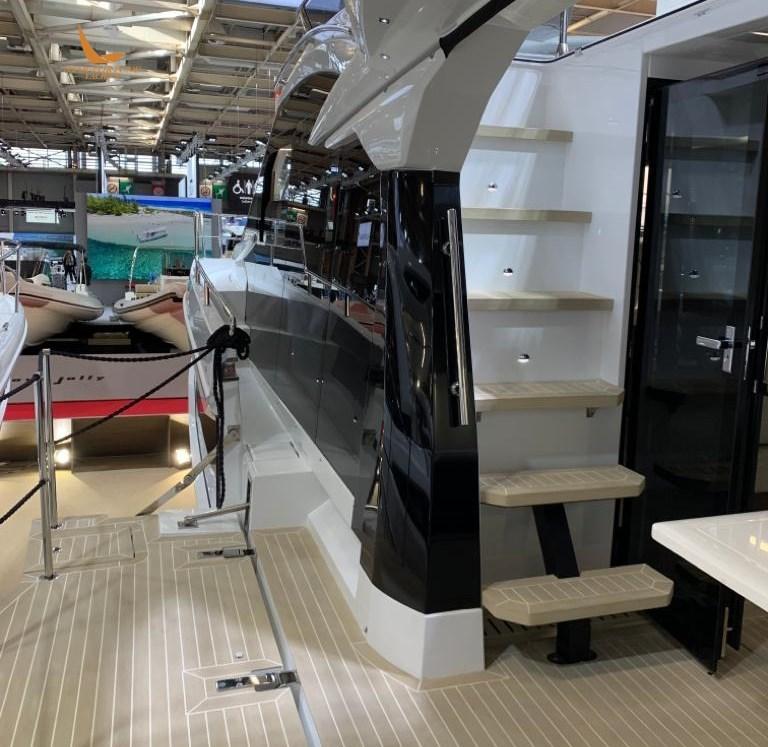 galeon 400 fly