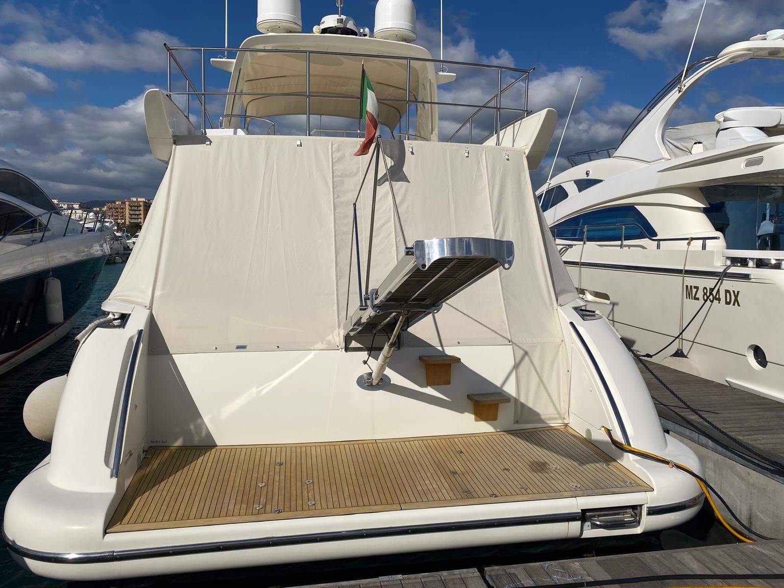azimut 62