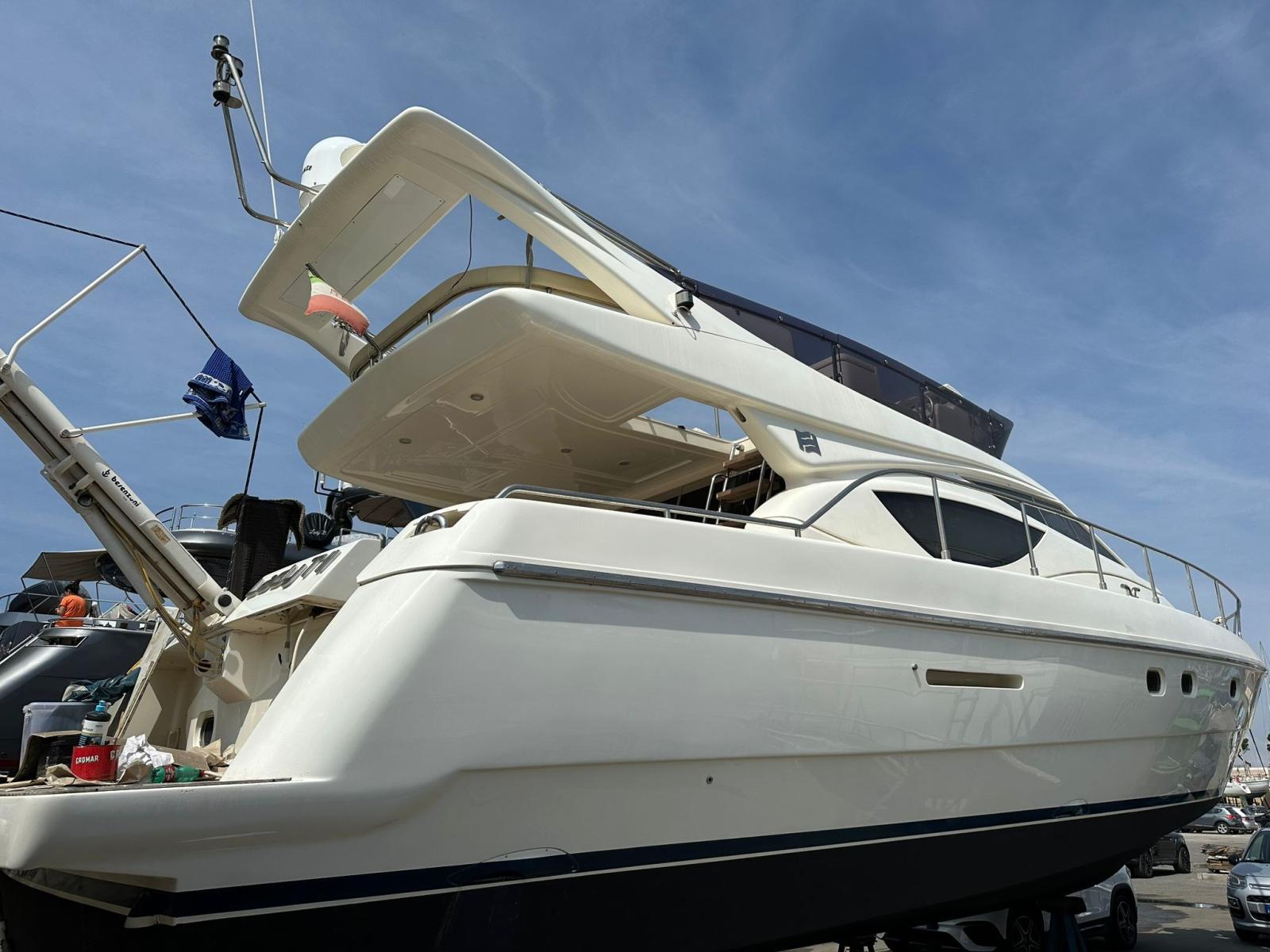 ferretti yachts. 460