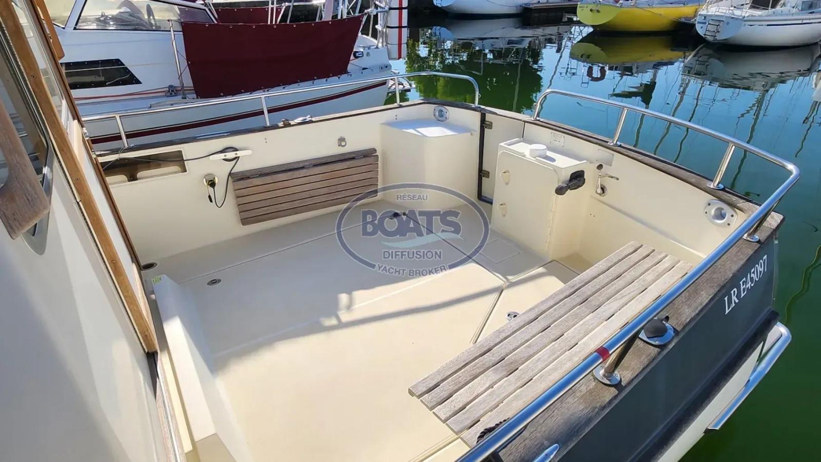 rhea marine Rhea 28