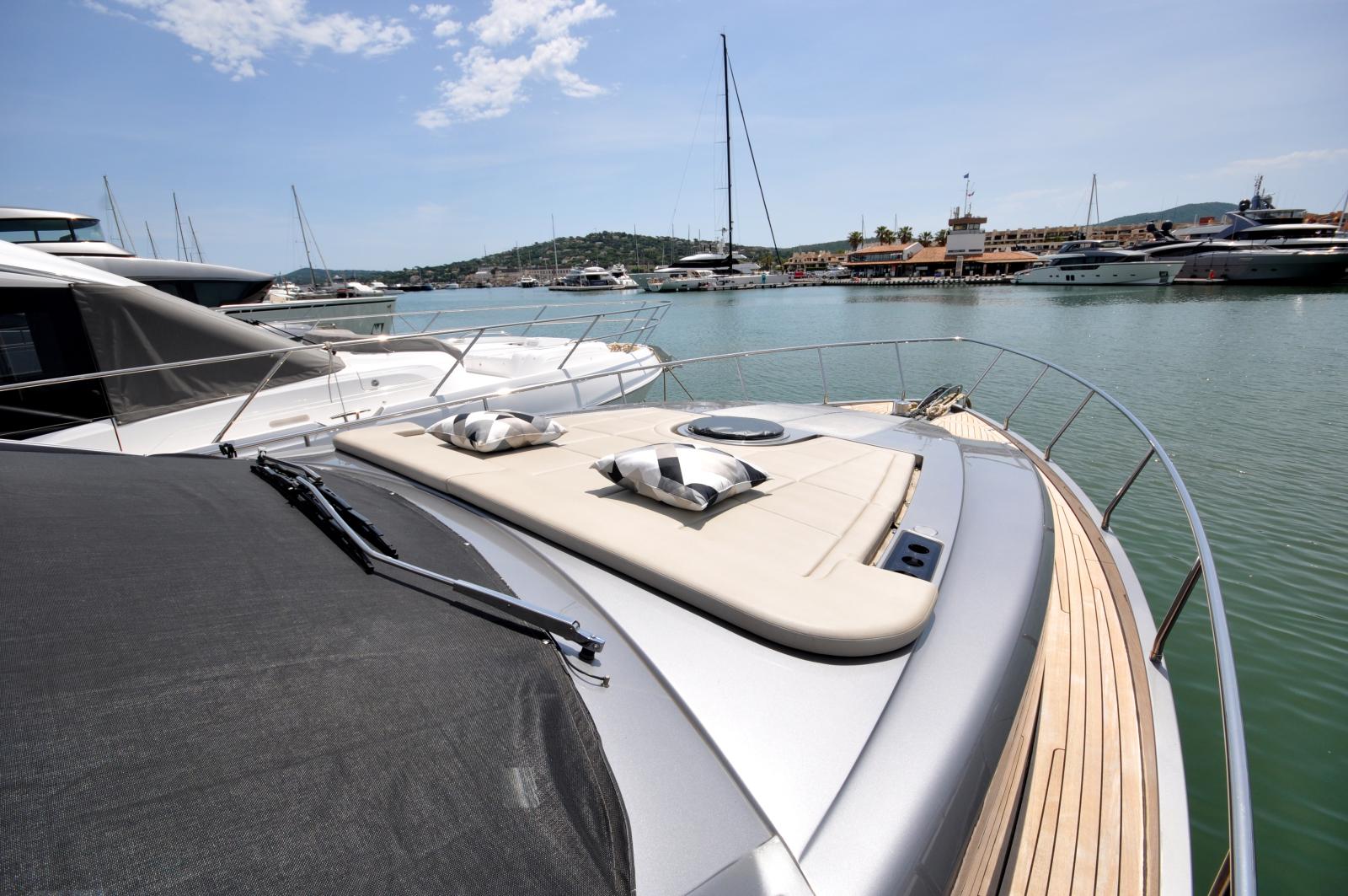 pershing 62