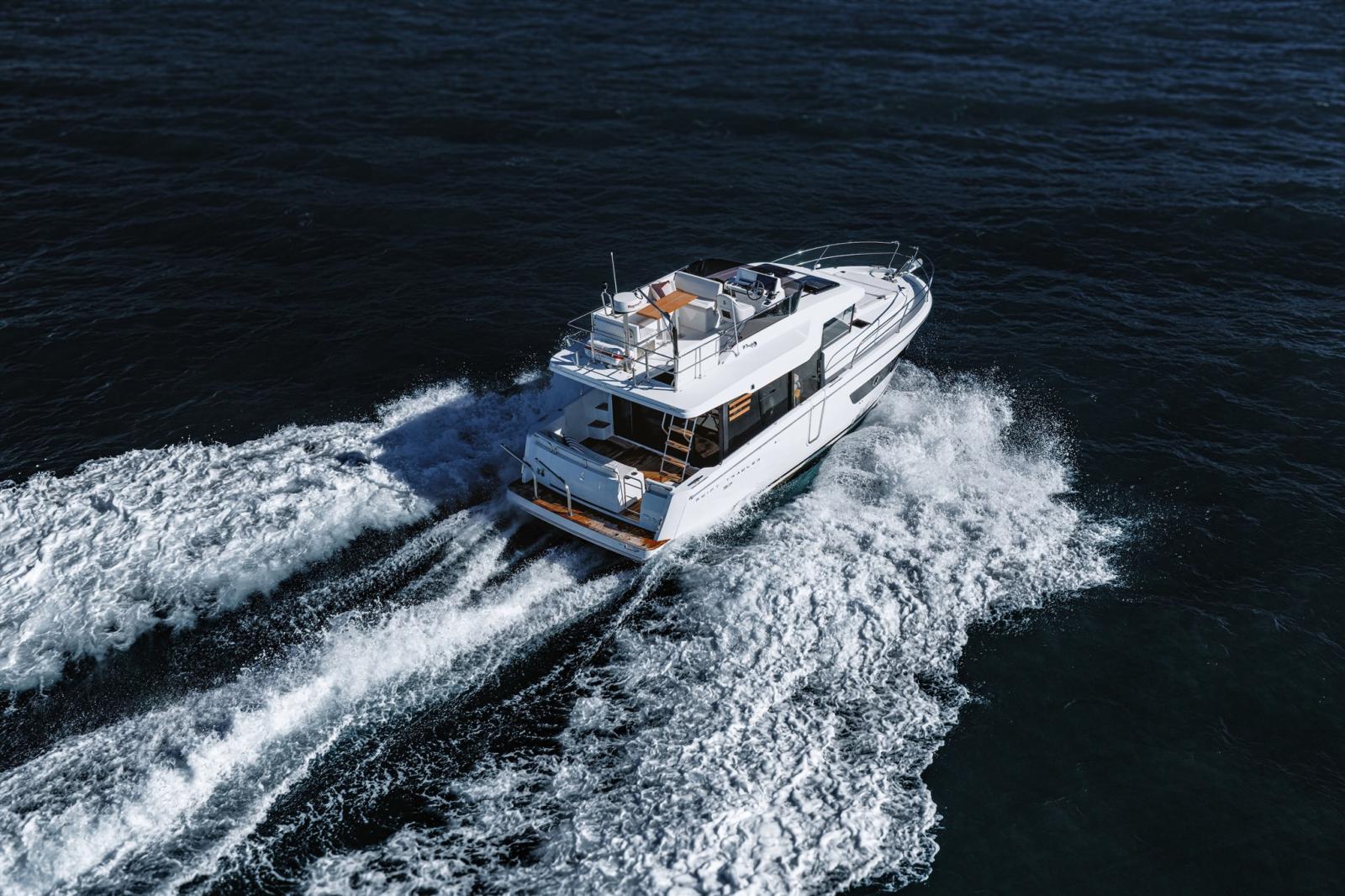 beneteau Swift trawler 37 fly
