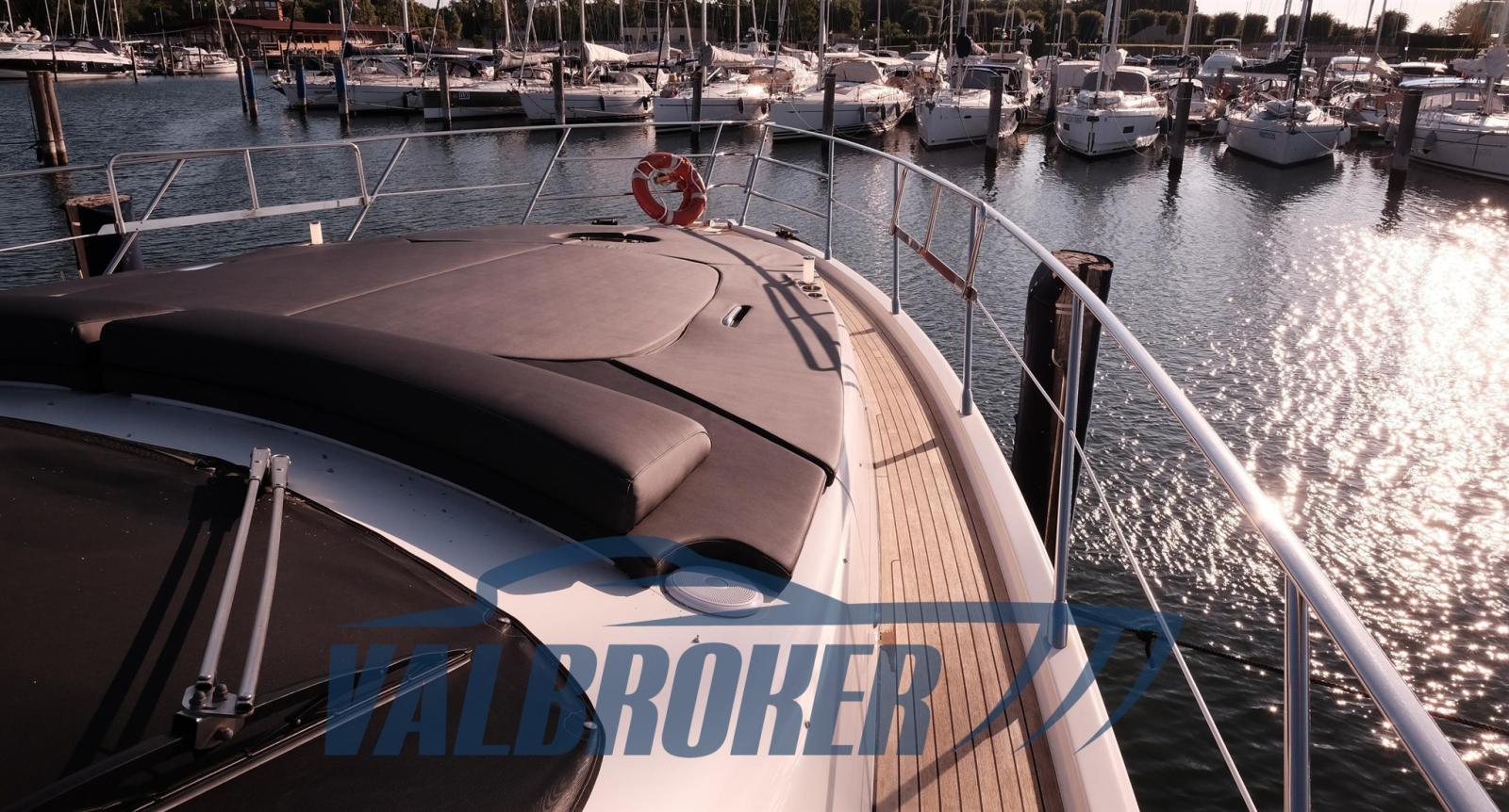 azimut 68