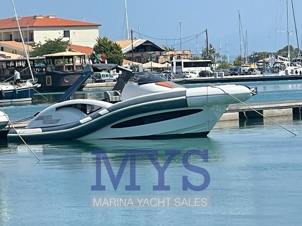 python yacht C 33