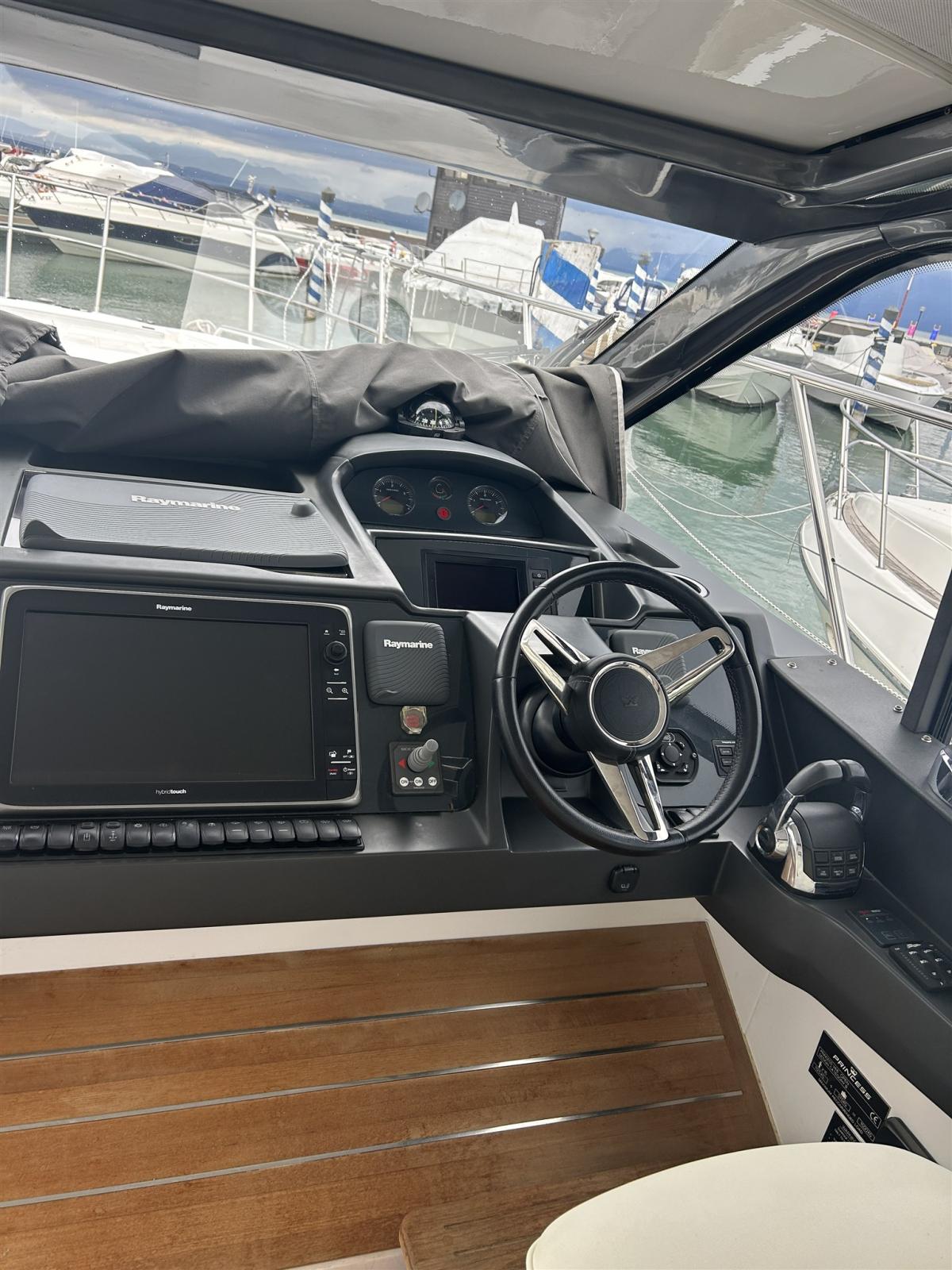 princess yachts V 48 open