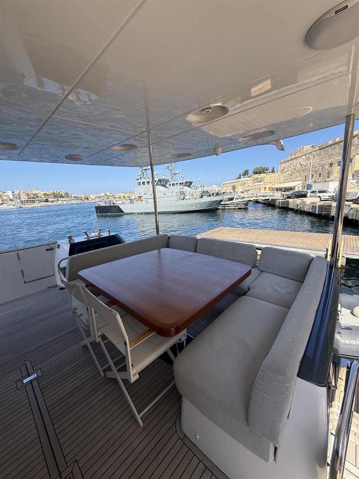 azimut Magellano 66