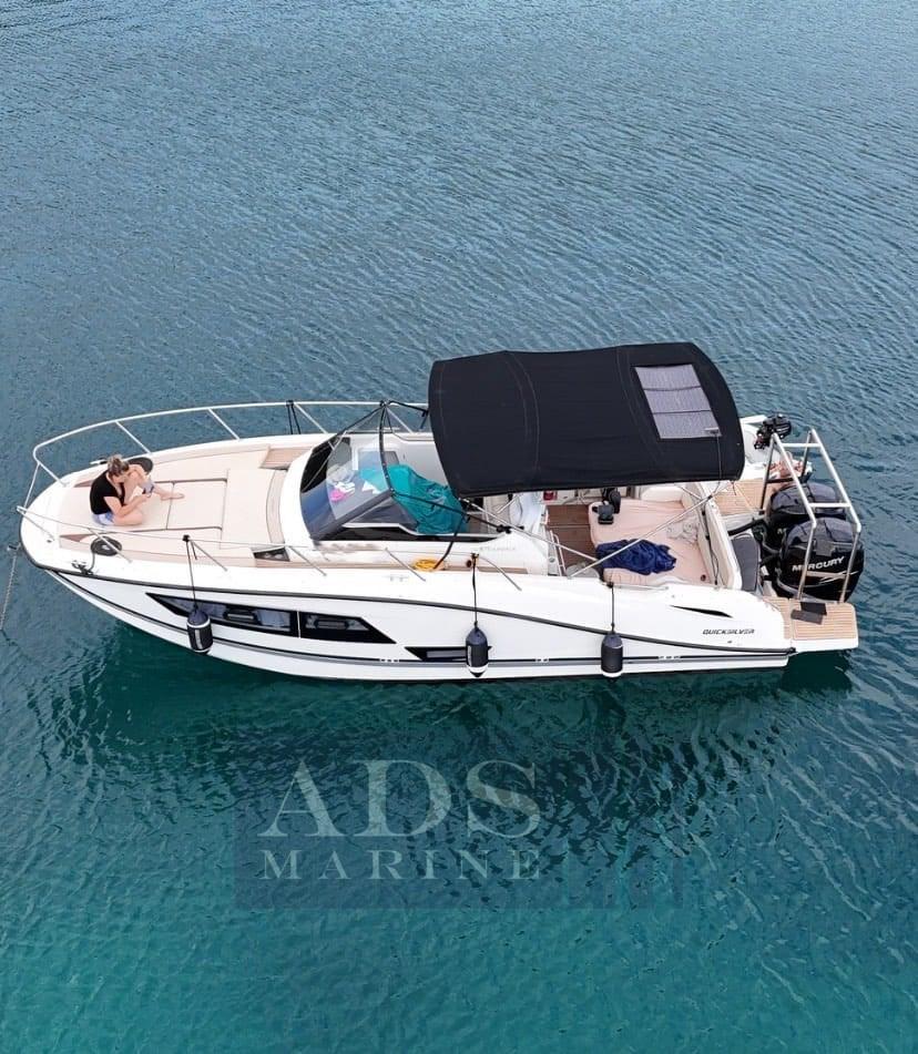 quicksilver Activ 875 sundeck