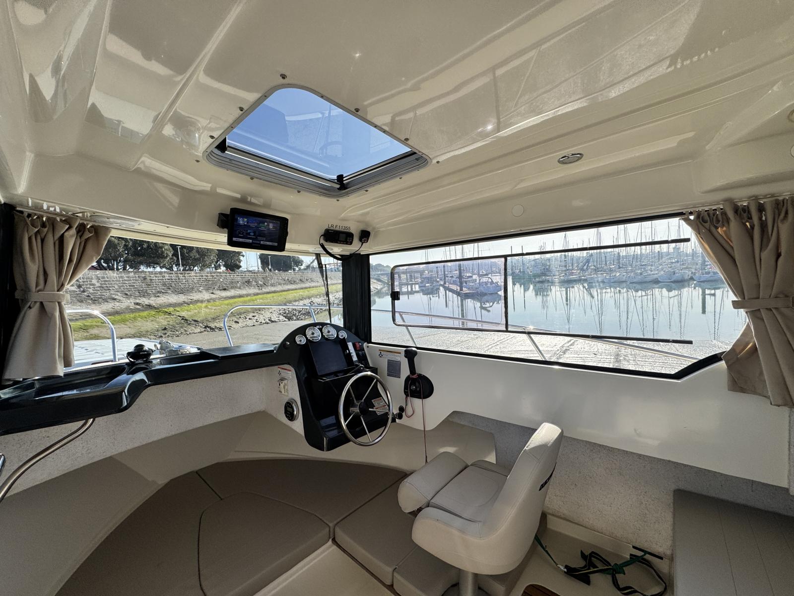 quicksilver 675 pilothouse