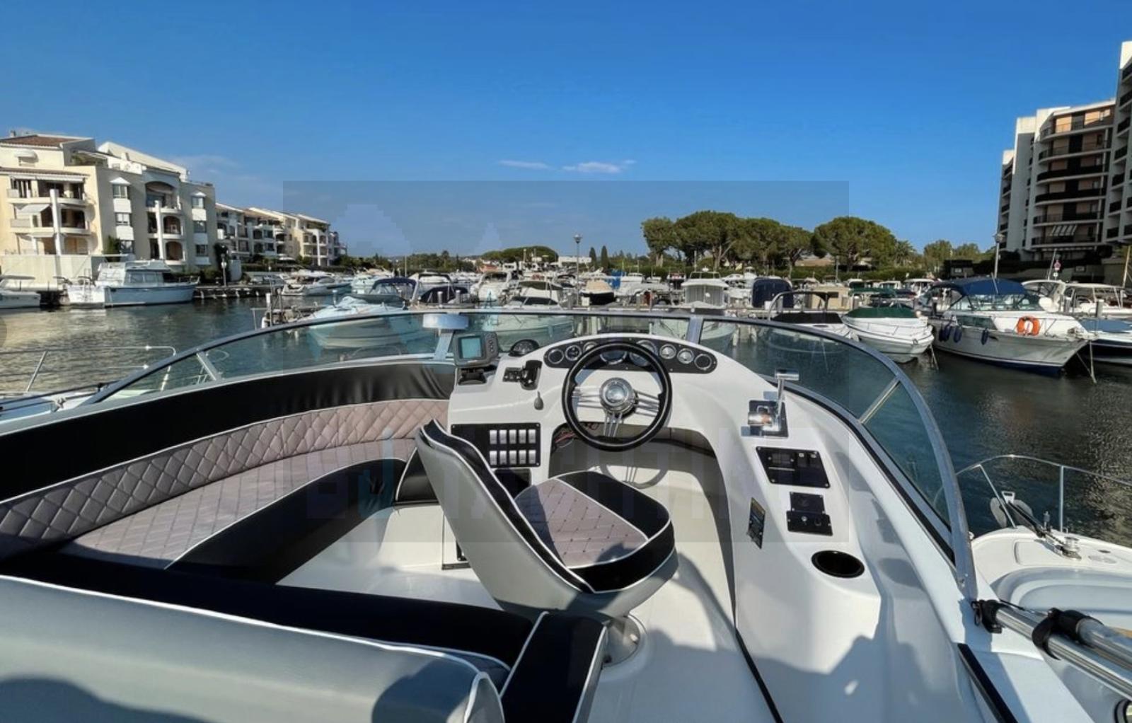 bayliner Ciera 2858 fly