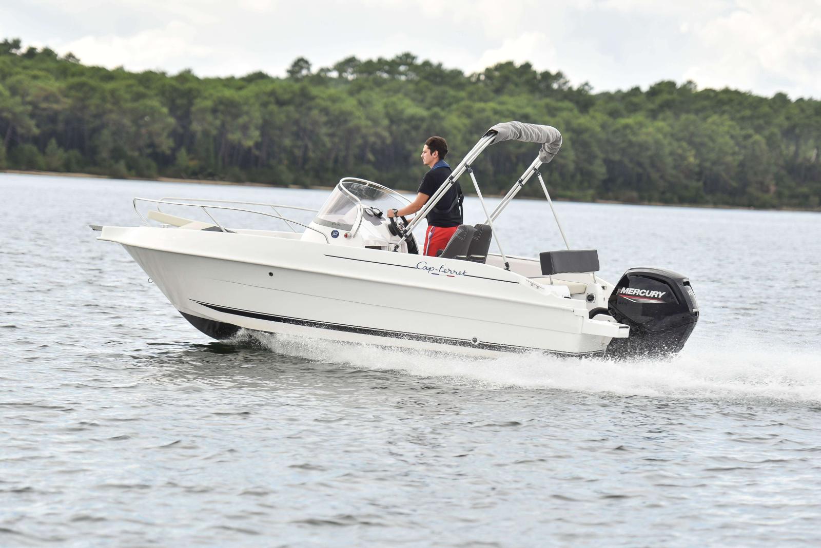 b2 marine Cap ferret 572 open