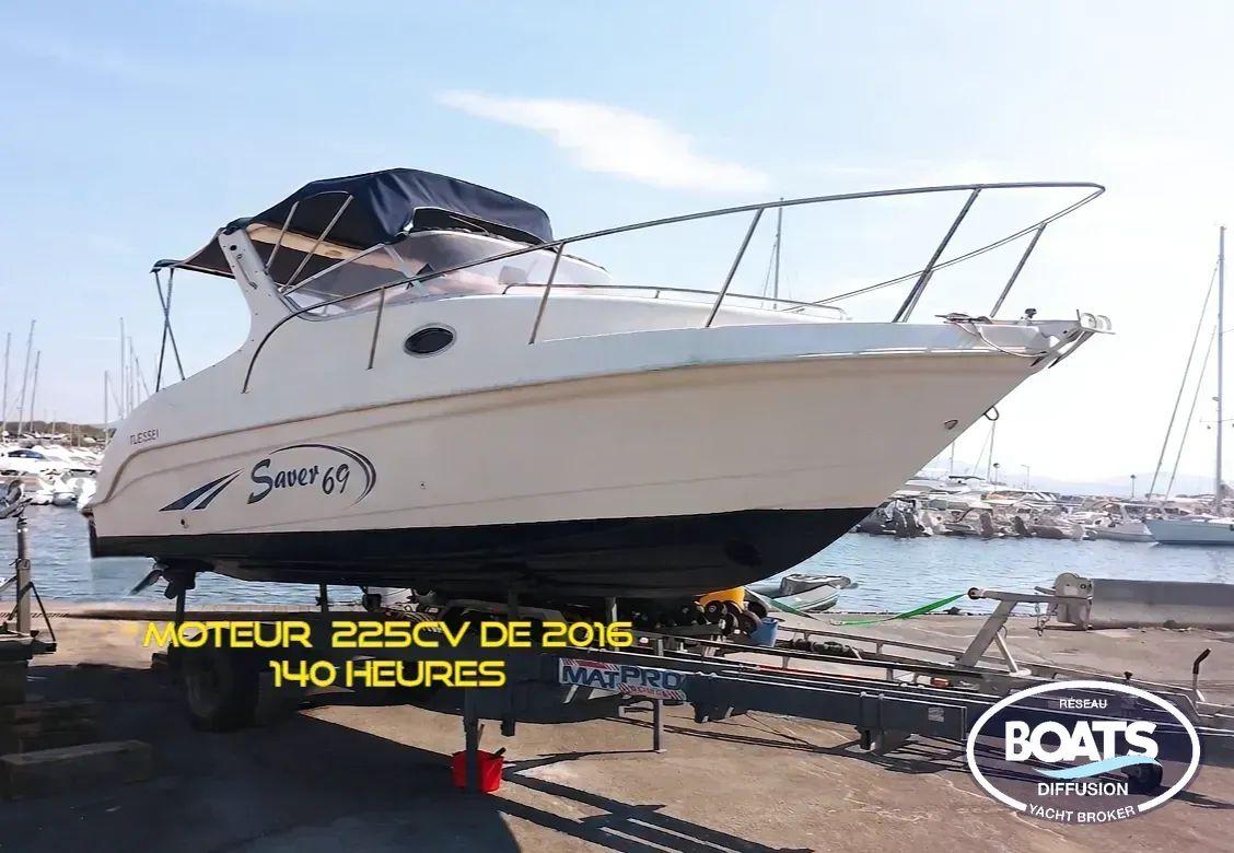 saver 690 cabin