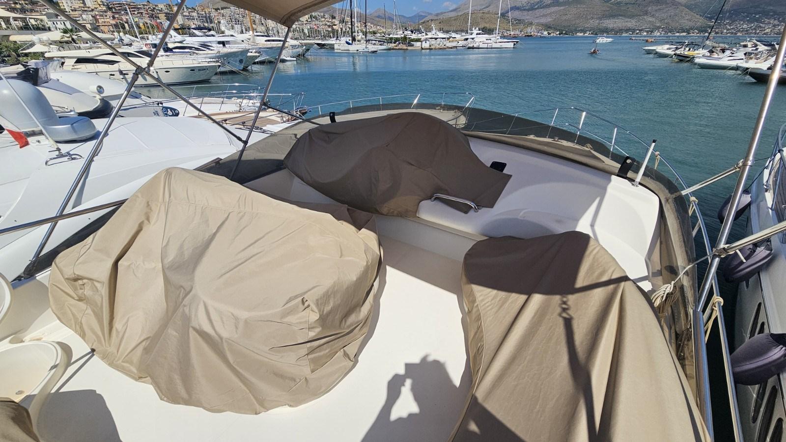 azimut 46