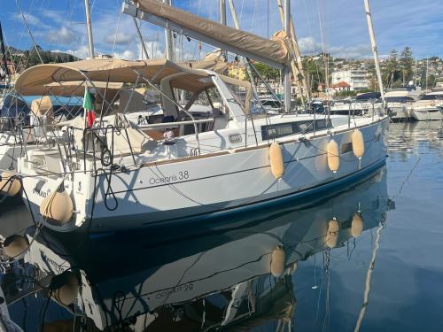 Beneteau oceanis 38