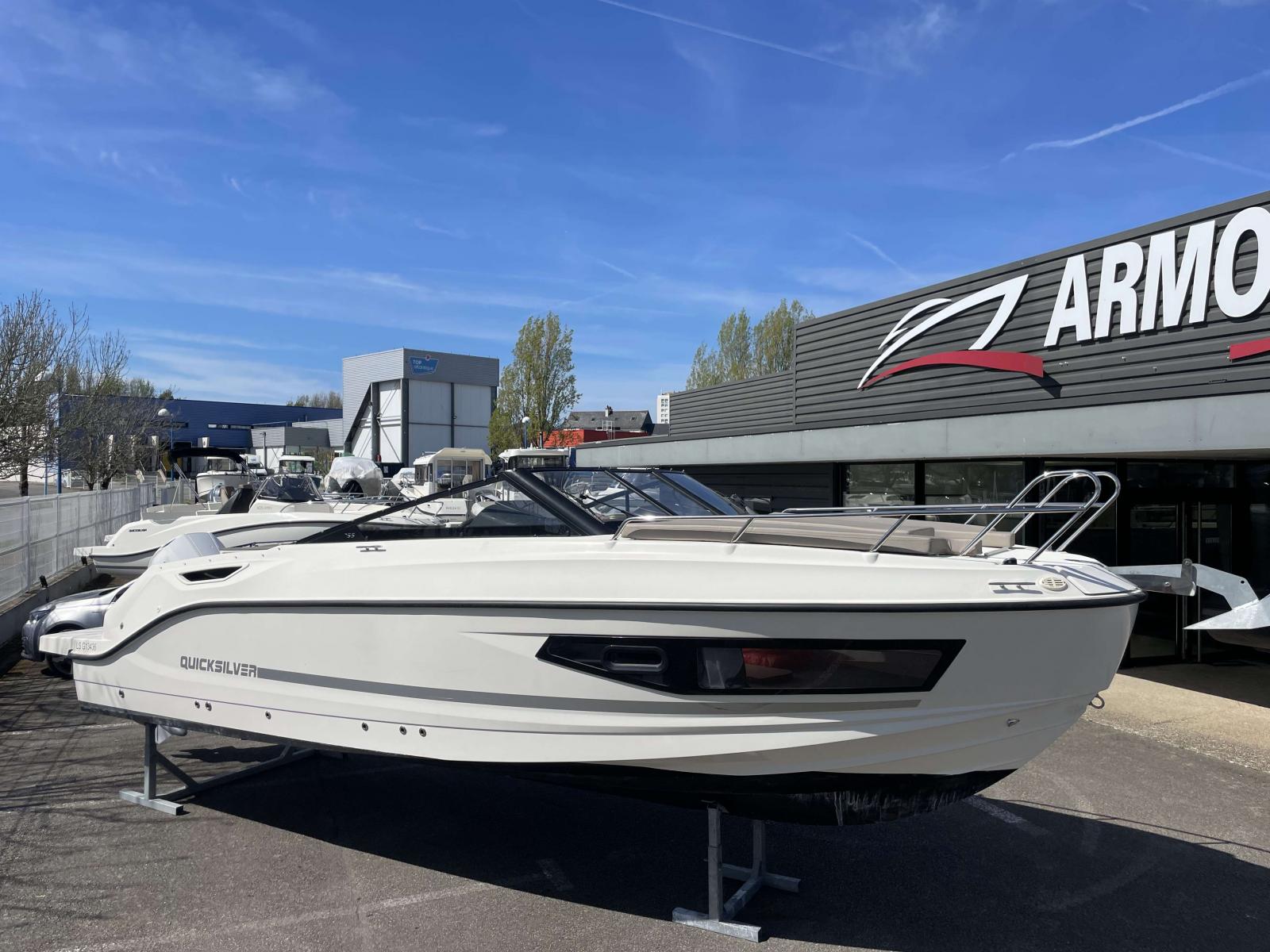 quicksilver Activ 755 cruiser