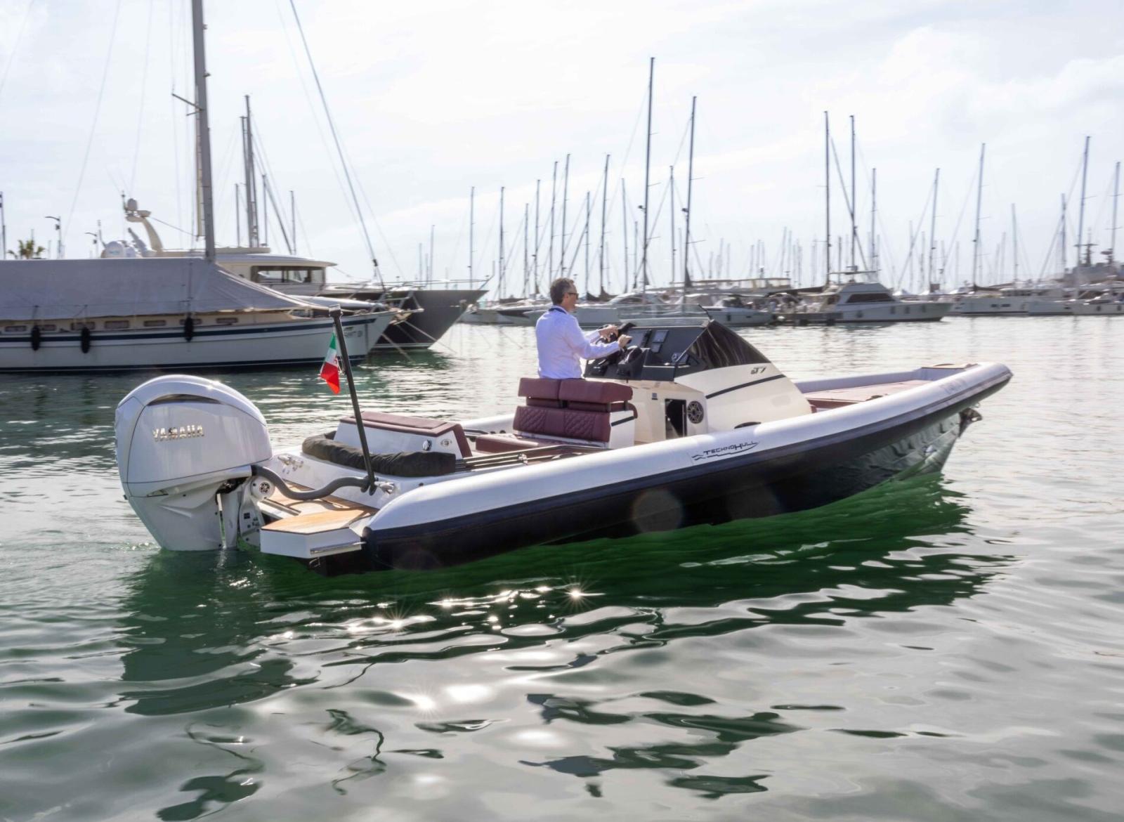 technohull Gt7