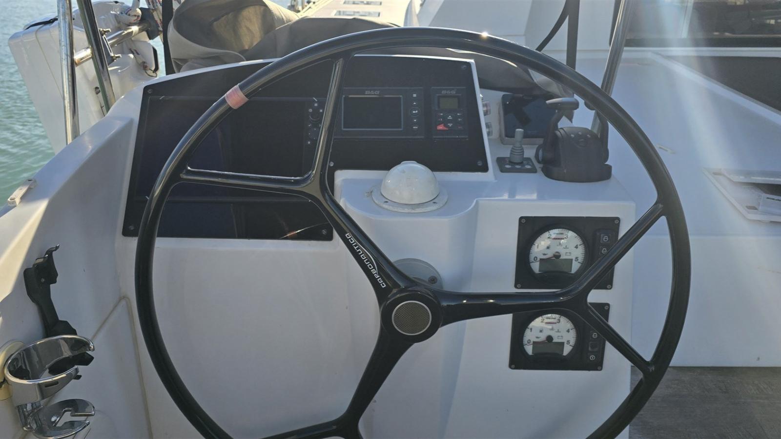 nautitech 542