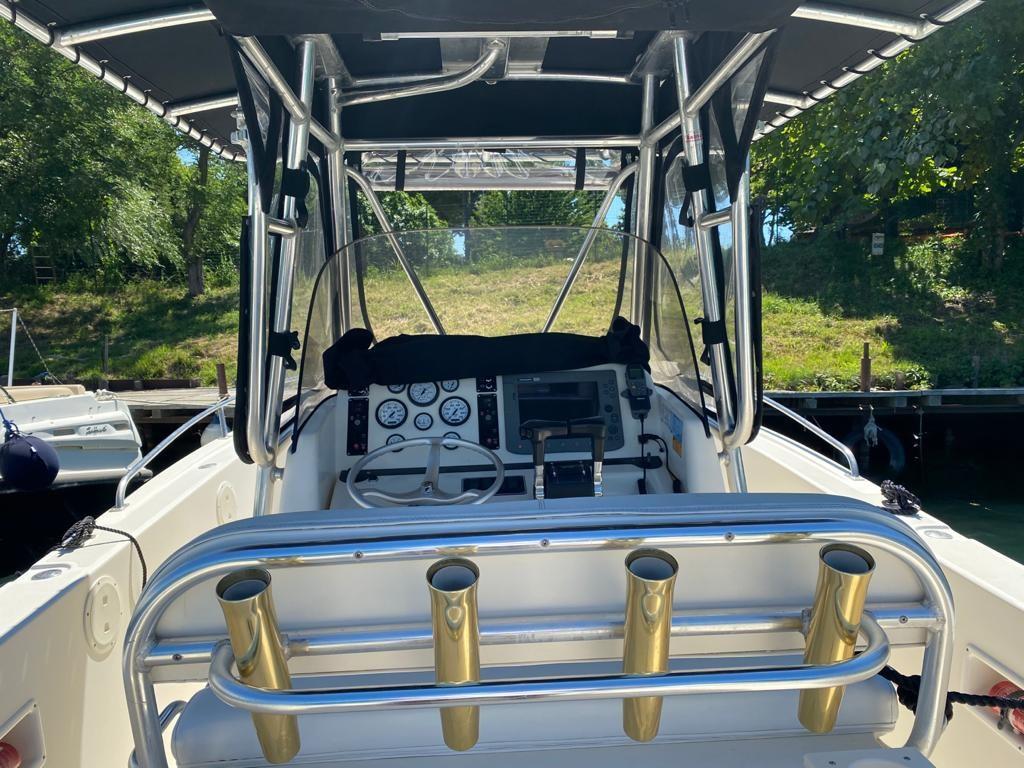 pursuit 2670 cuddy center console
