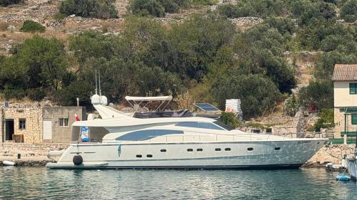 Ferretti yachts 68