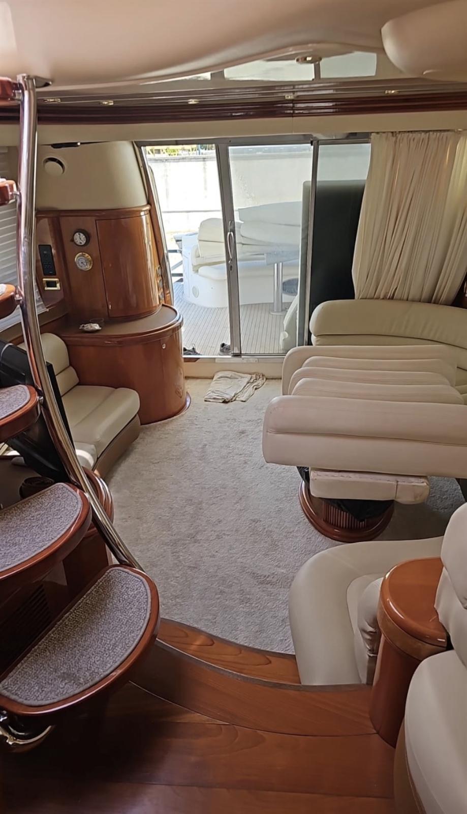 azimut 68 plus