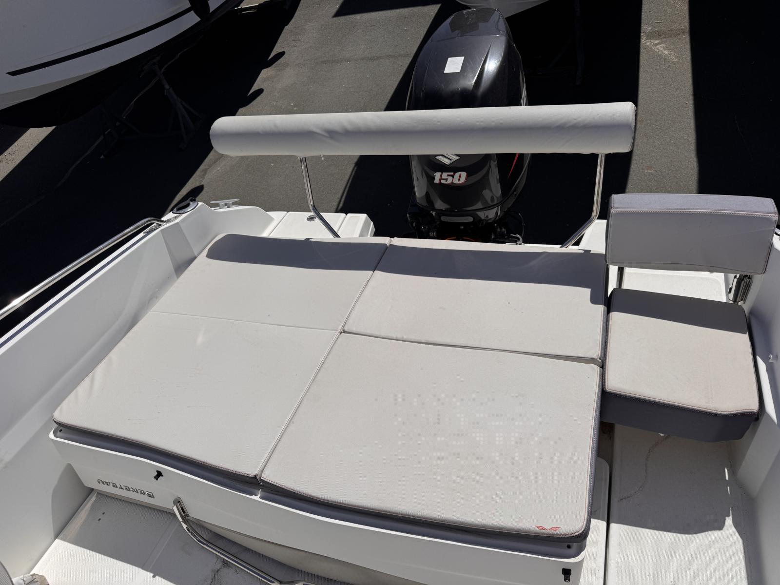 beneteau Flyer 6 space deck