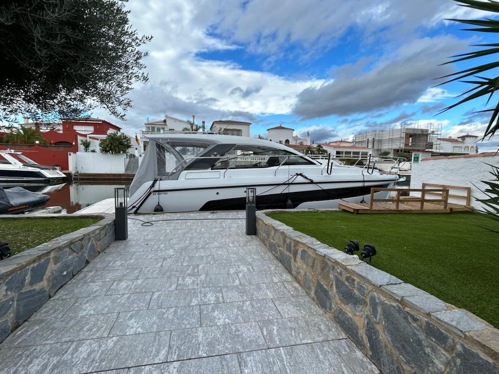 sealine S335