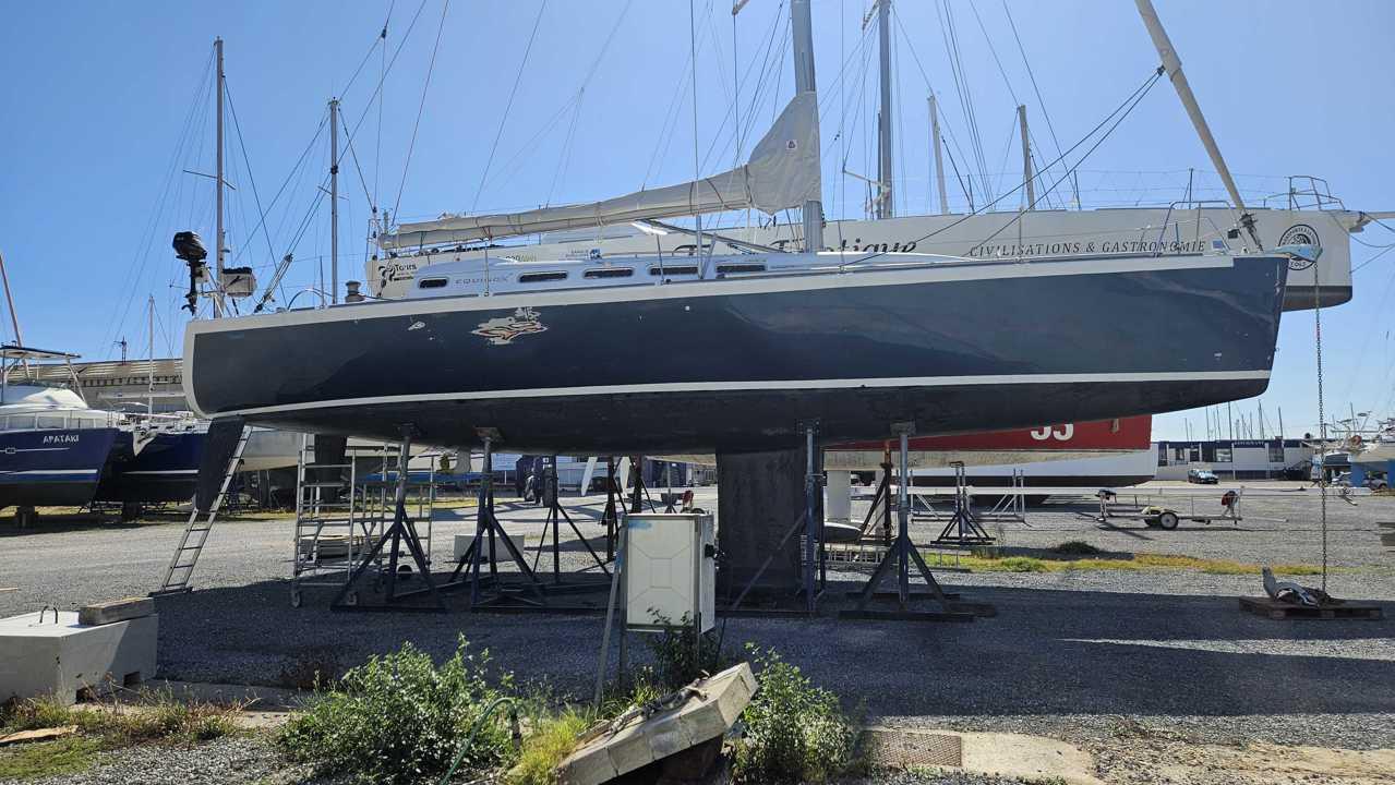 ab marine Equinox 452