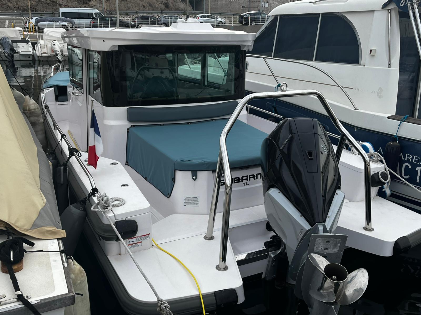 axopar 28 cabin
