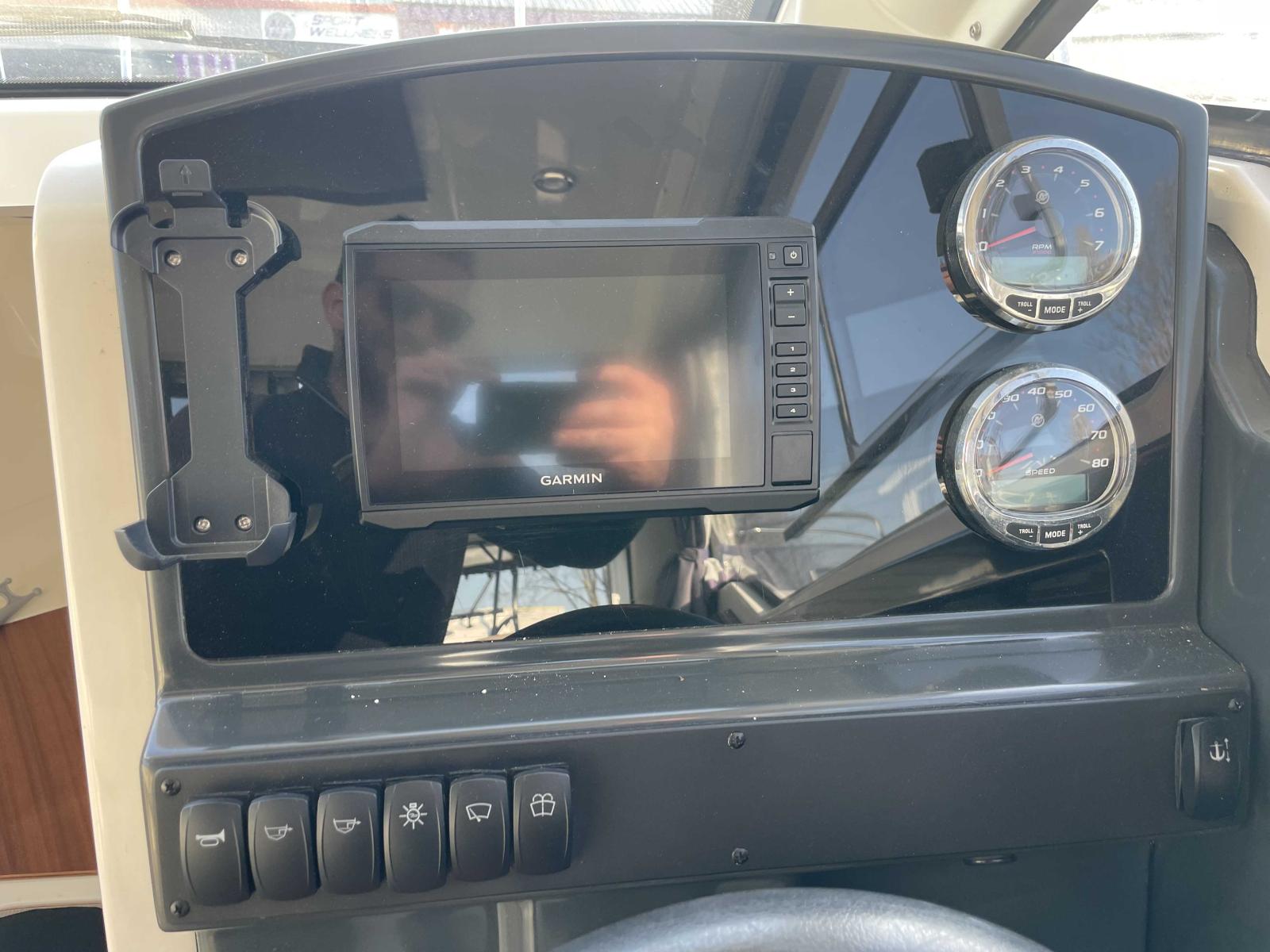 quicksilver Activ 675 weekend